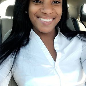 Meet your Posher, Kelli